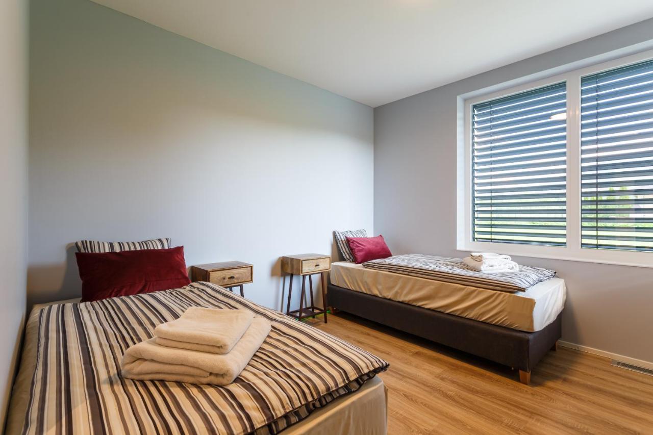 Apartman Na Golfu Celadna Ngoại thất bức ảnh